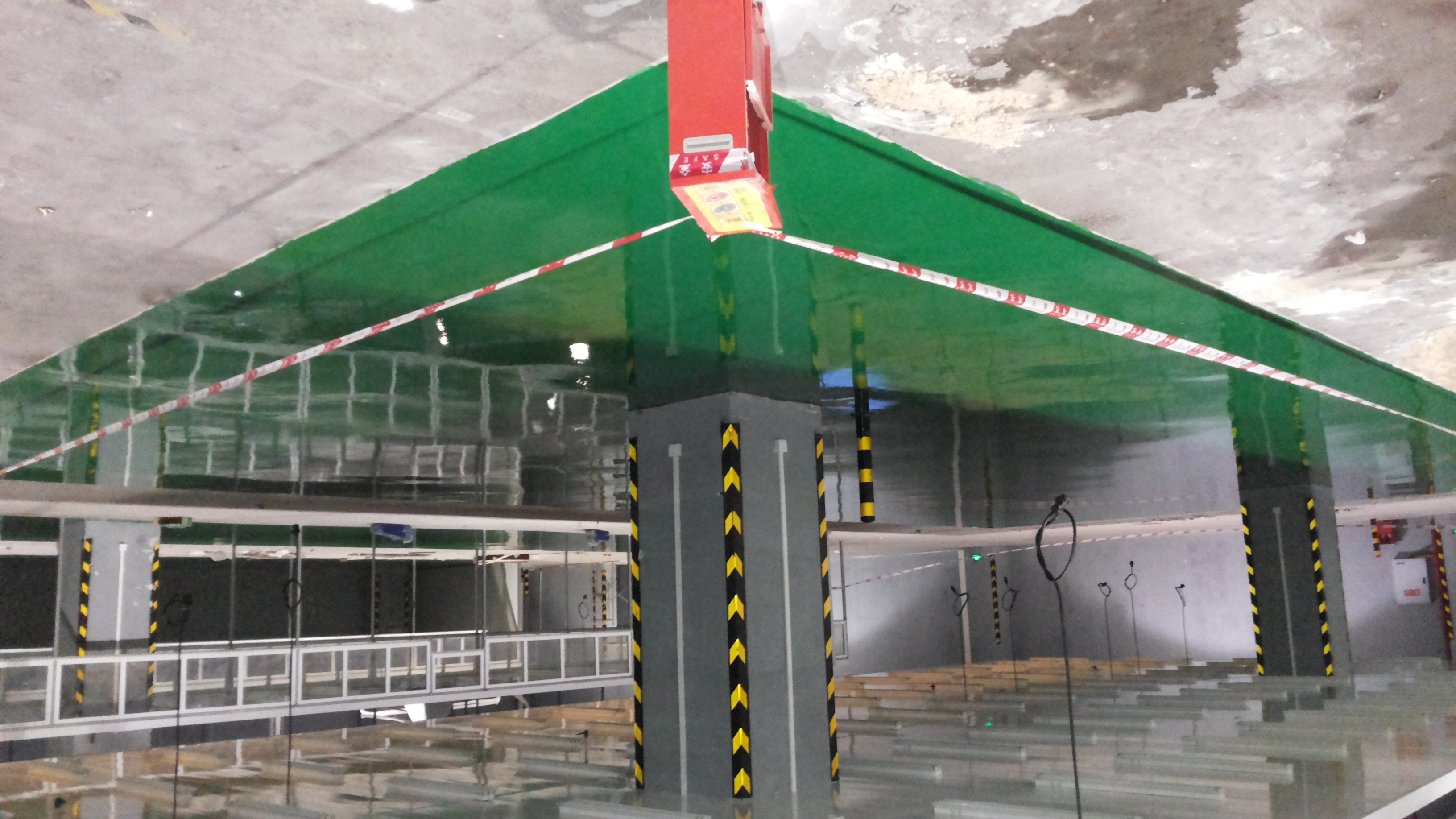 公司完成汽博玻璃厂环氧地坪施工