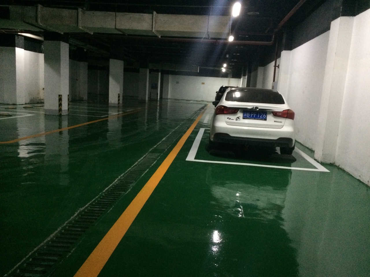 适用于车库的环氧地坪漆