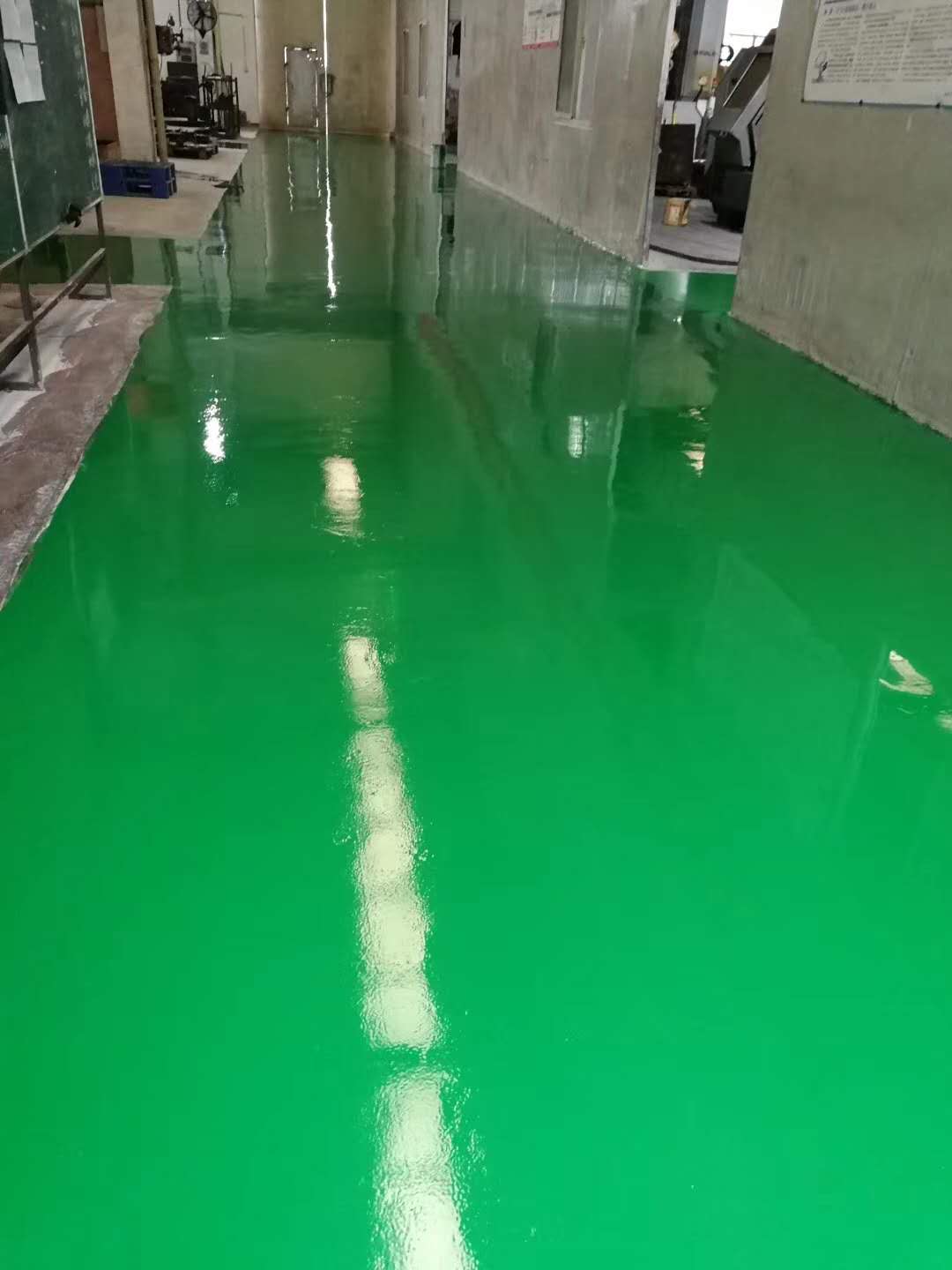 重庆德蚨生产车间聚氨酯超耐磨地坪漆完工