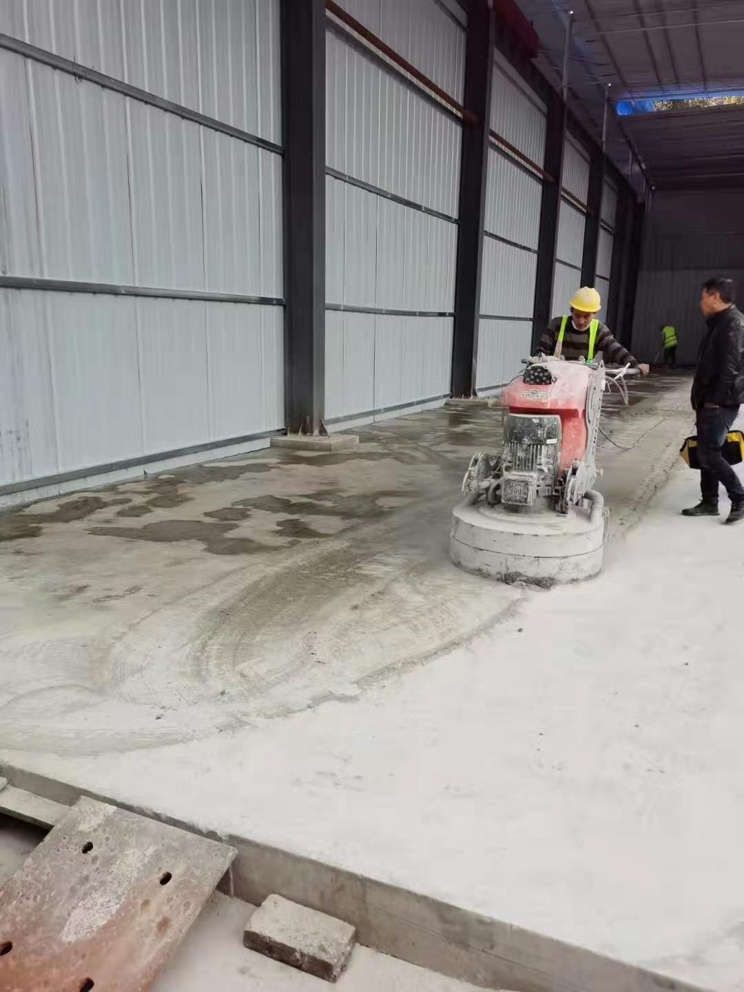 重庆柒安电缆厂混凝土密封固化剂进场施工。