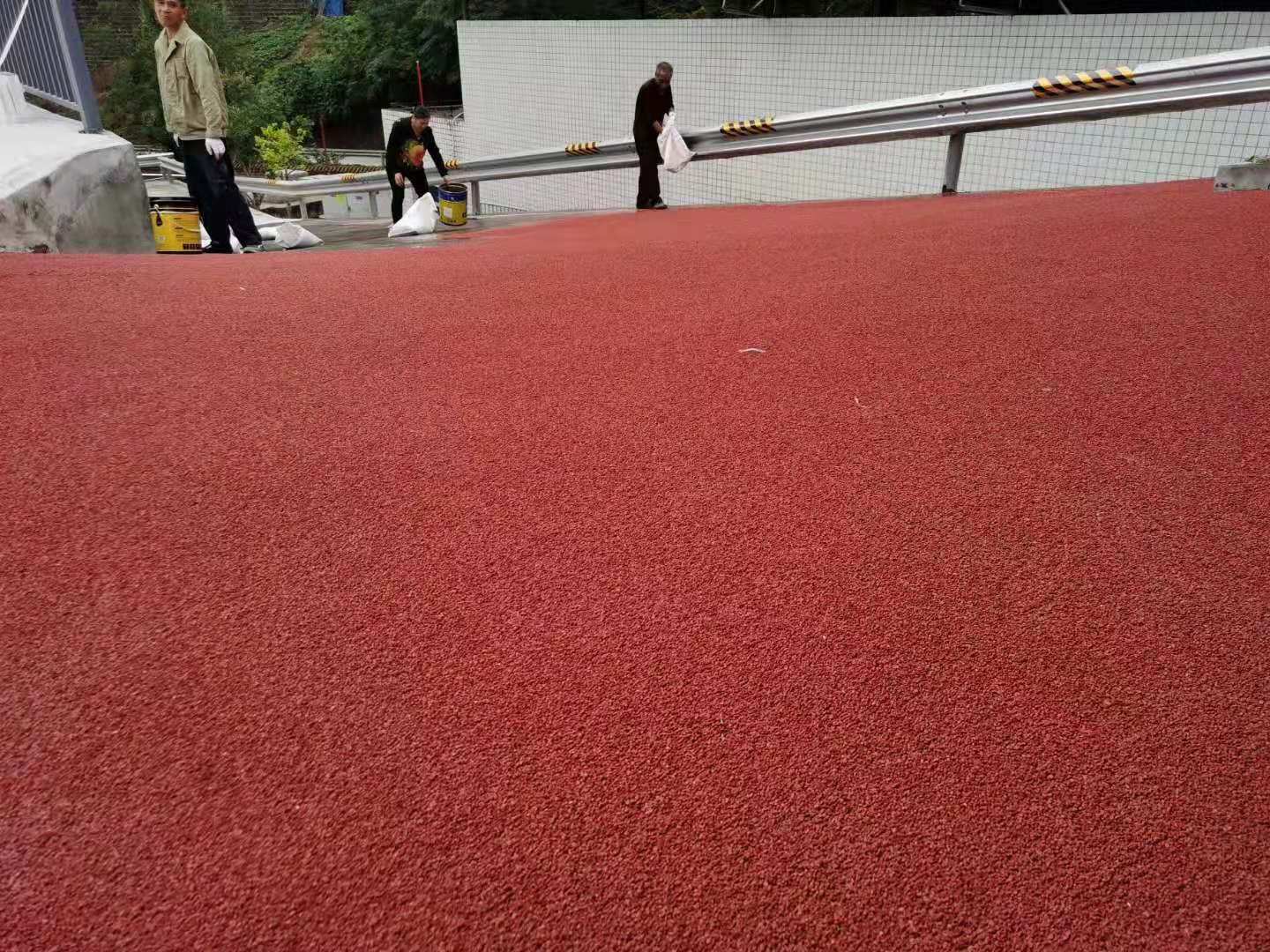 重庆万州国道陶瓷颗粒防滑地施工