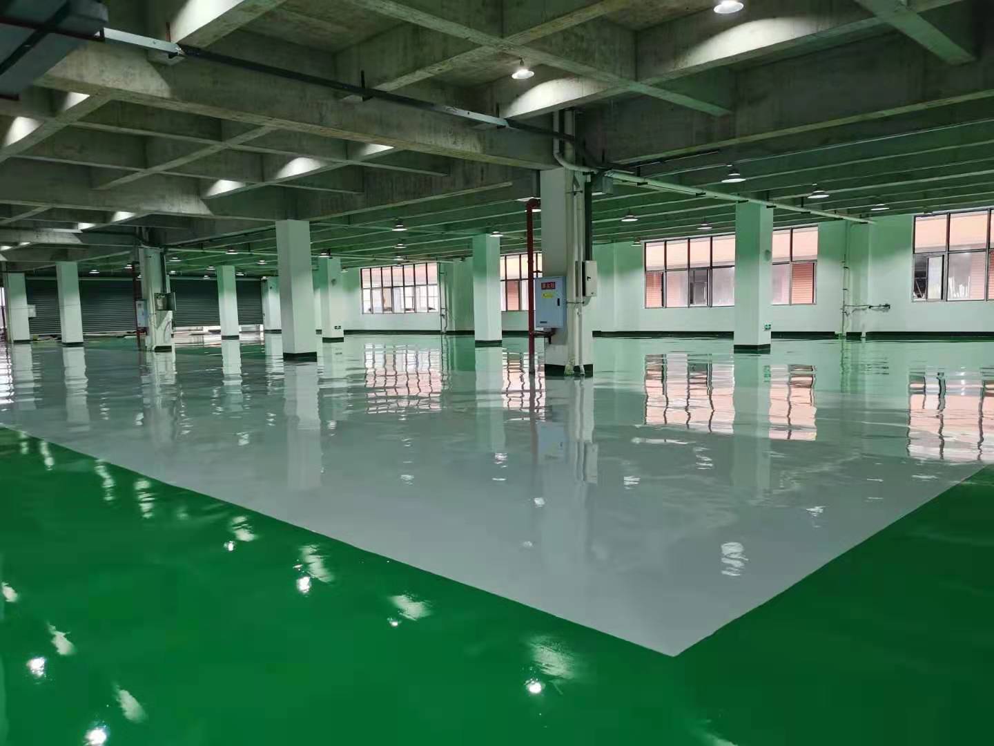 重庆汇鑫涂装新建厂房地坪漆完工。