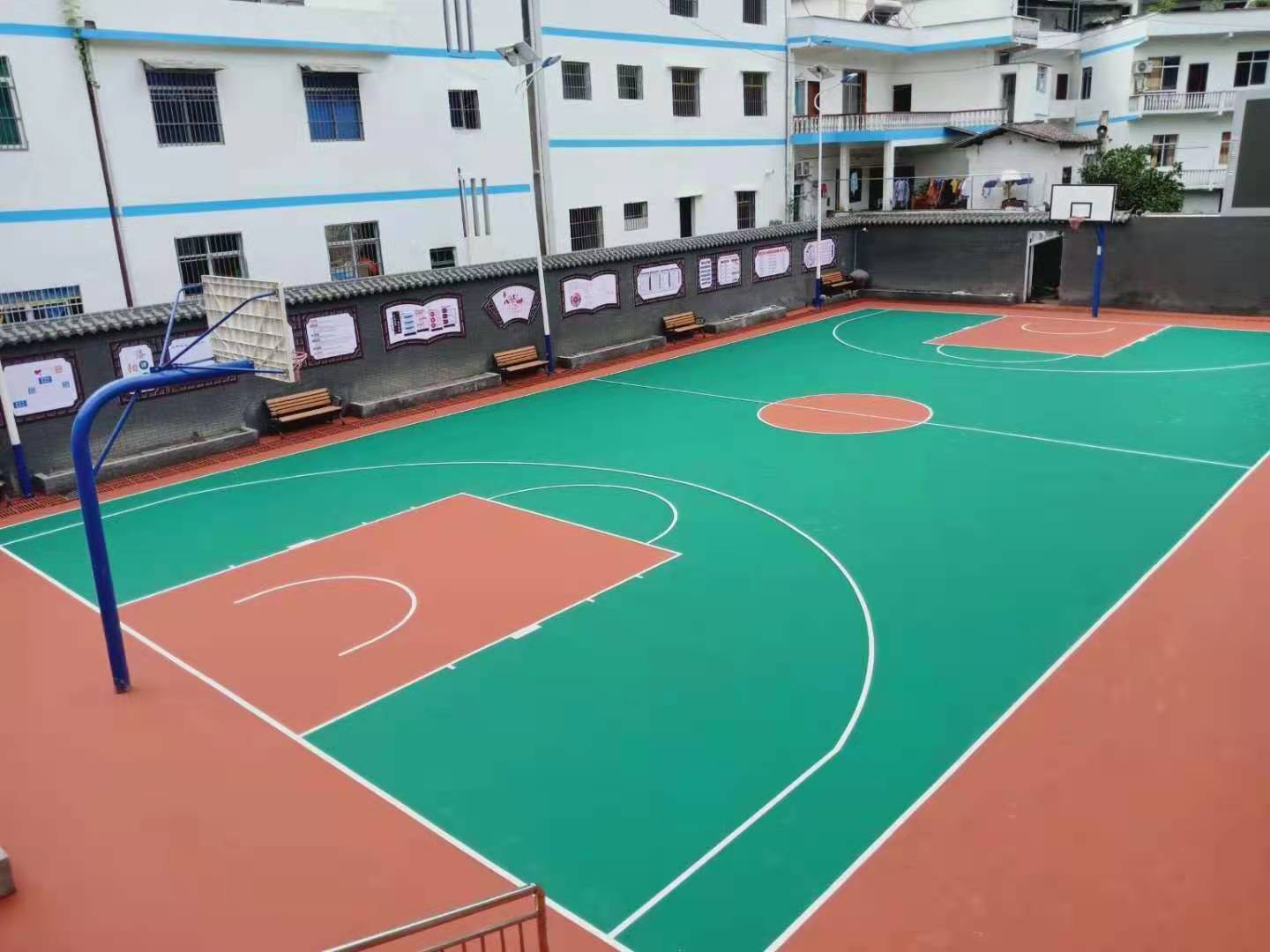 重庆巫山球场地坪完工