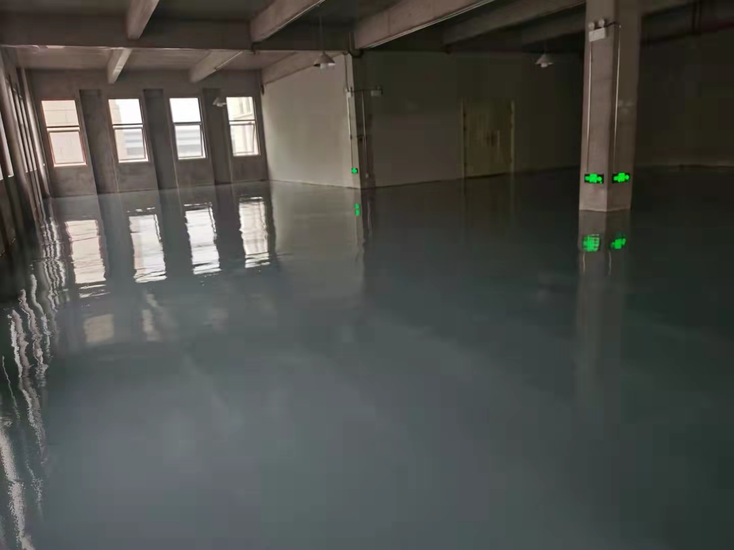 联东16栋仓库地坪漆