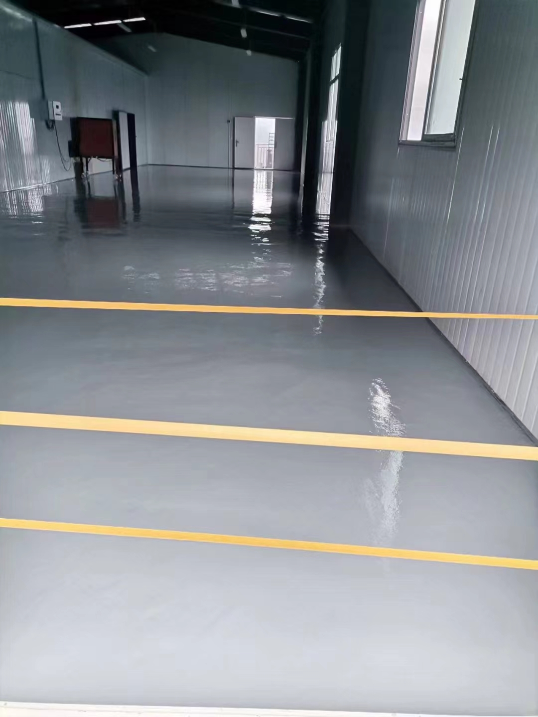 彭水岩东中药材加工基地坪漆完工