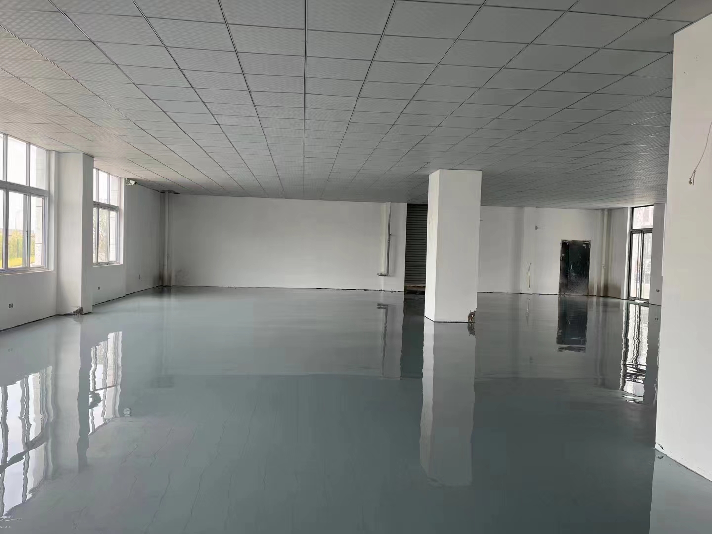 巴南联东U谷地坪漆完工